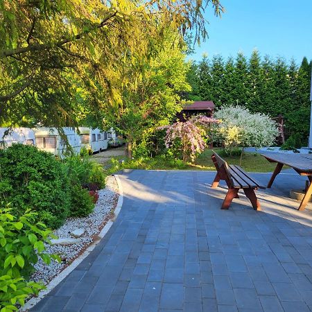 "U Izy" Pokoje Goscinne I Przyczepy Campingowe Mielno  Extérieur photo