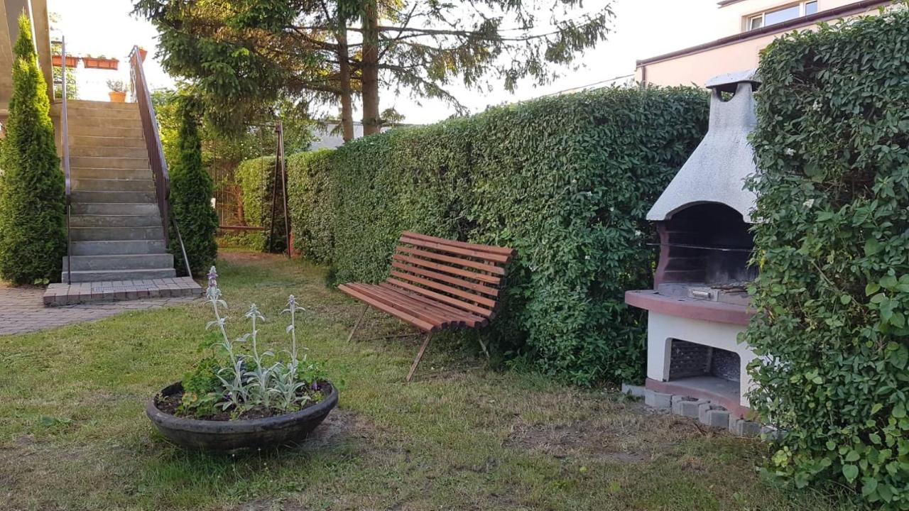 "U Izy" Pokoje Goscinne I Przyczepy Campingowe Mielno  Extérieur photo