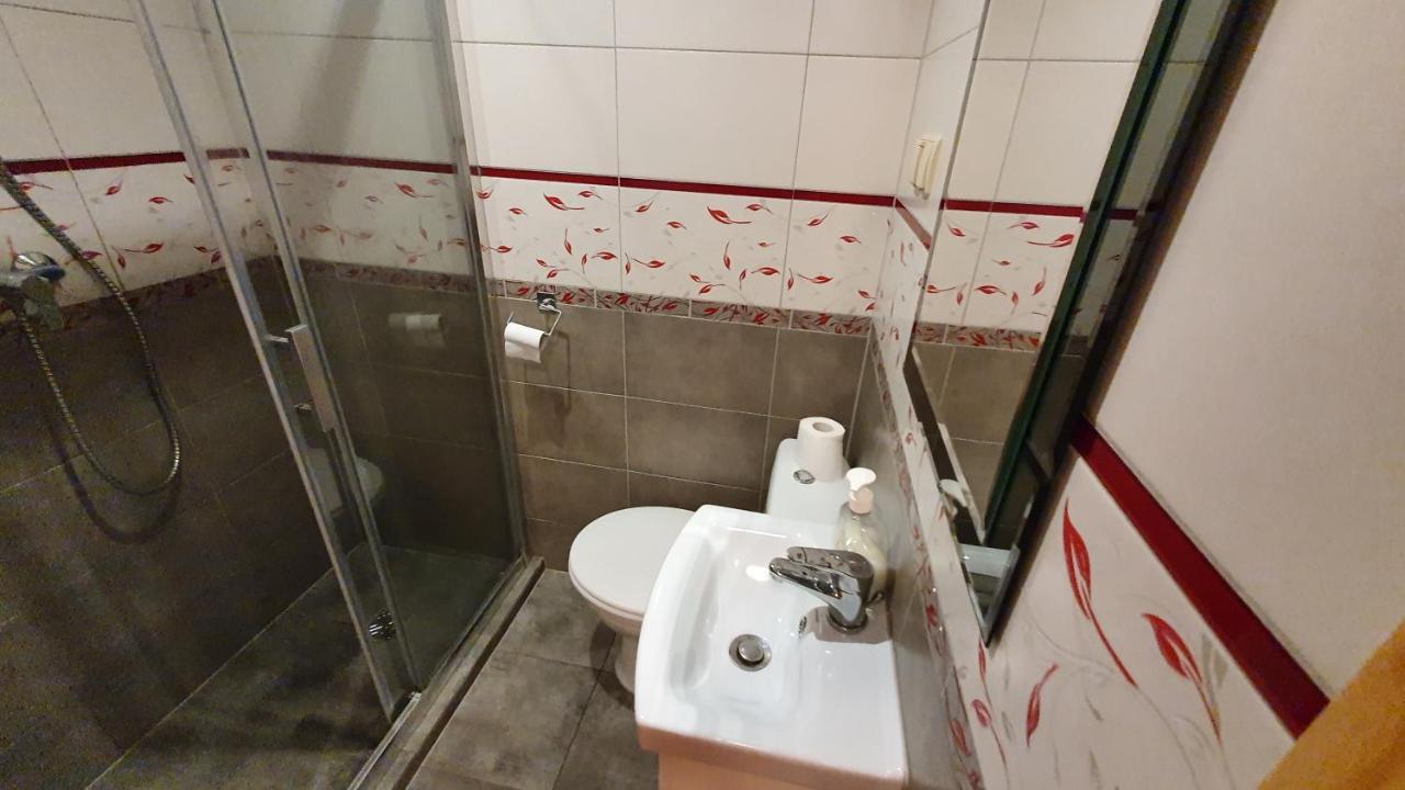 "U Izy" Pokoje Goscinne I Przyczepy Campingowe Mielno  Extérieur photo