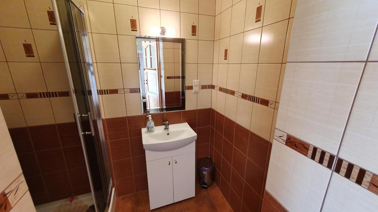 "U Izy" Pokoje Goscinne I Przyczepy Campingowe Mielno  Extérieur photo