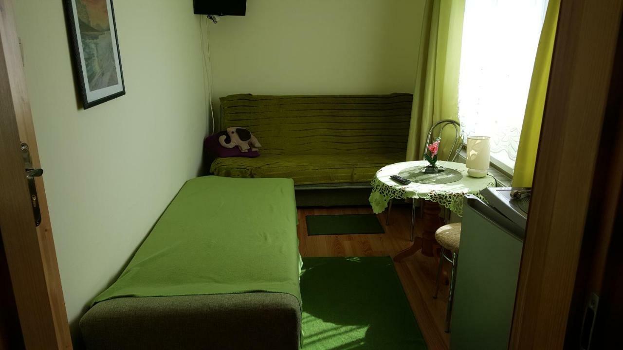 "U Izy" Pokoje Goscinne I Przyczepy Campingowe Mielno  Extérieur photo