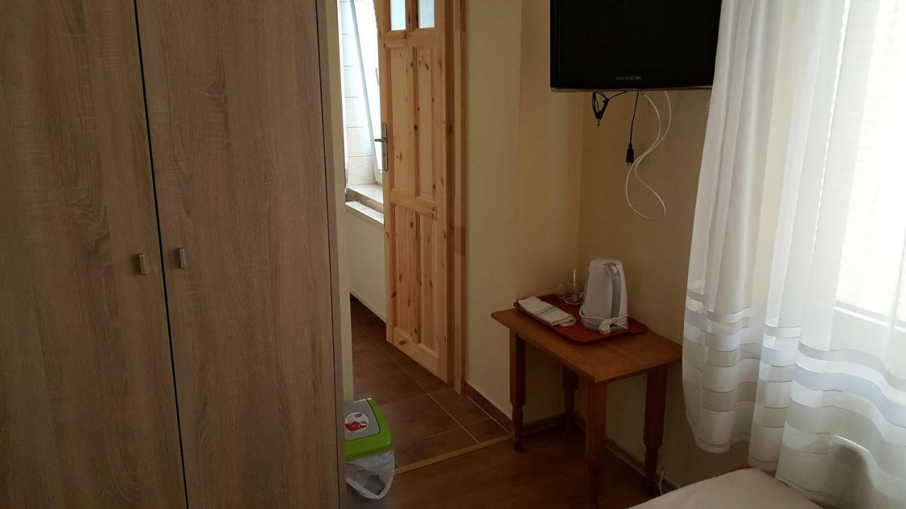 "U Izy" Pokoje Goscinne I Przyczepy Campingowe Mielno  Extérieur photo