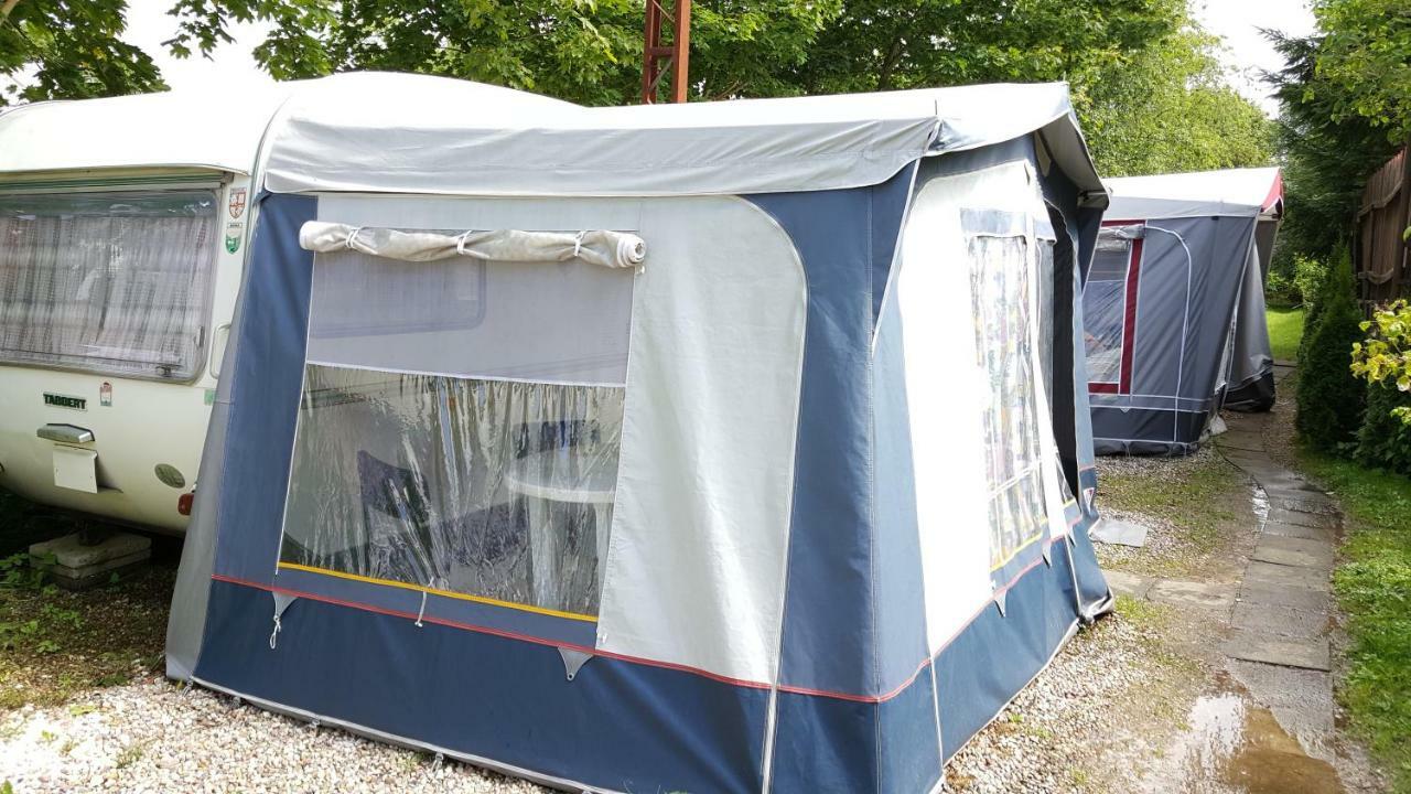 "U Izy" Pokoje Goscinne I Przyczepy Campingowe Mielno  Extérieur photo
